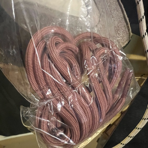 Tory Burch Good Luck Trainer Sneakers in Blush and Cream size 8.5 NEW - Picture 6 of 12